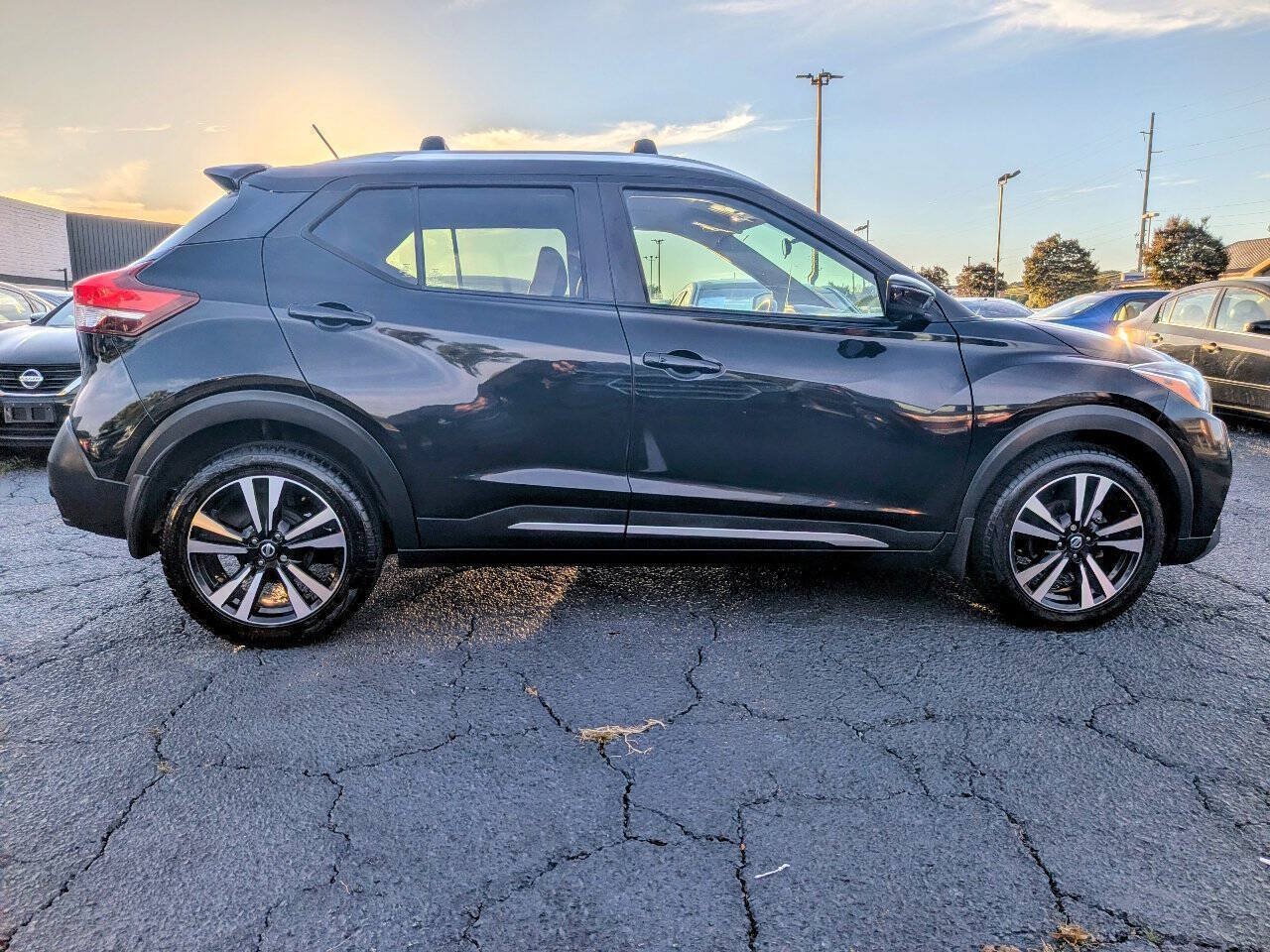 Used 2018 Nissan Kicks SR w/ Exterior Electronics Package FWD image 13