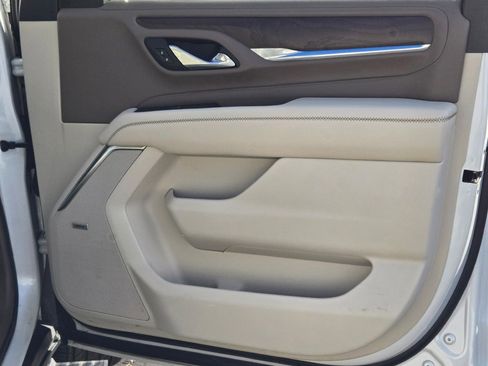 Used 2021 GMC Yukon Denali w/ Denali Premium Package image 5