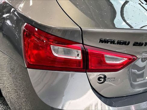 Used 2018 Chevrolet Malibu LT image 31