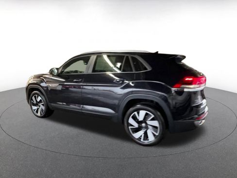 Used 2025 Volkswagen Atlas Cross Sport SE image 10