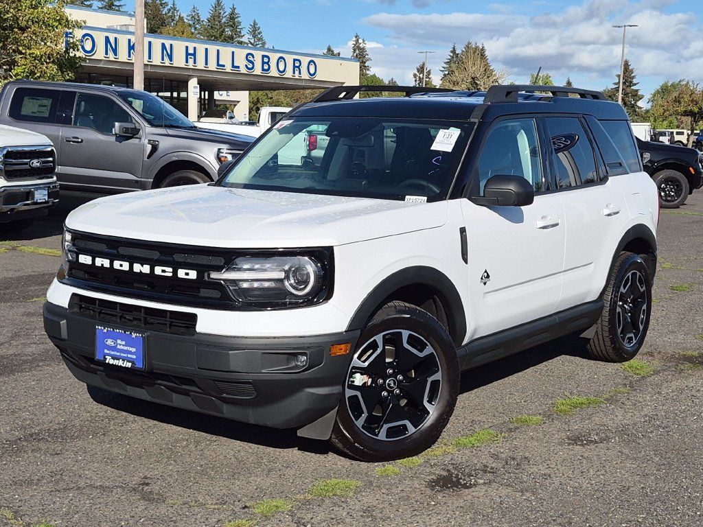 Used 2022 Ford Bronco Sport Outer Banks AWD/4WD image 2