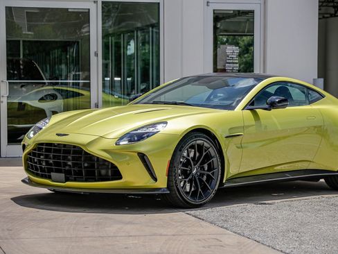 New 2025 Aston Martin V8 Vantage Coupe RWD image 9