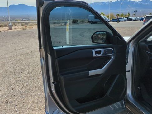 Used 2021 Ford Explorer XLT w/ Equipment Group 202A image 12