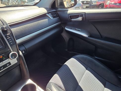 Used 2014 Toyota Camry SE FWD image 34