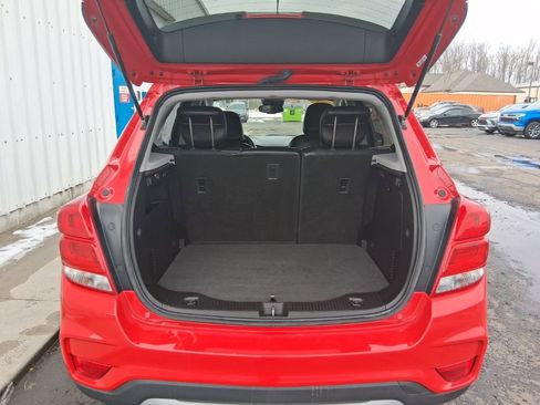 Used 2017 Chevrolet Trax LT w/ LT Convenience Package image 12