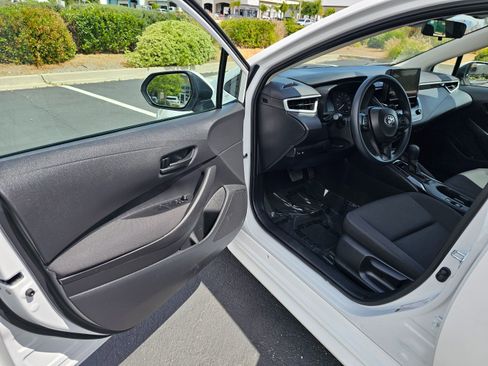 Used 2025 Toyota Corolla LE image 15