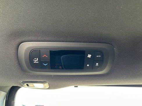 New 2027 Chrysler Pacifica Limited AWD/4WD image 16