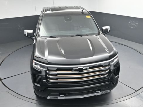 Used 2022 Chevrolet Silverado 1500 High Country w/ High Country Premium Package image 32