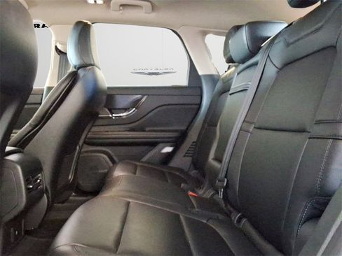 Used 2023 Lincoln Corsair FWD image 12