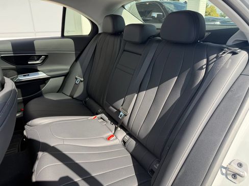 Used 2025 Mercedes-Benz E 450 4MATIC Sedan image 15