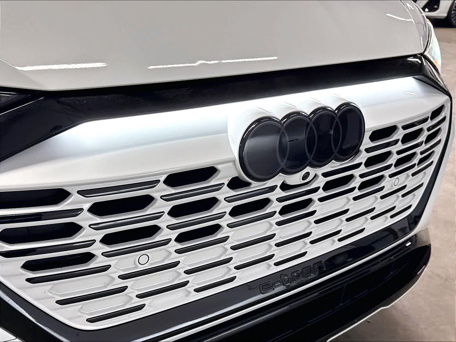 Certified 2024 Audi Q8 e-tron Premium Plus AWD/4WD image 32