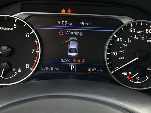 Used 2024 Nissan Altima 2.5 SV FWD image 16