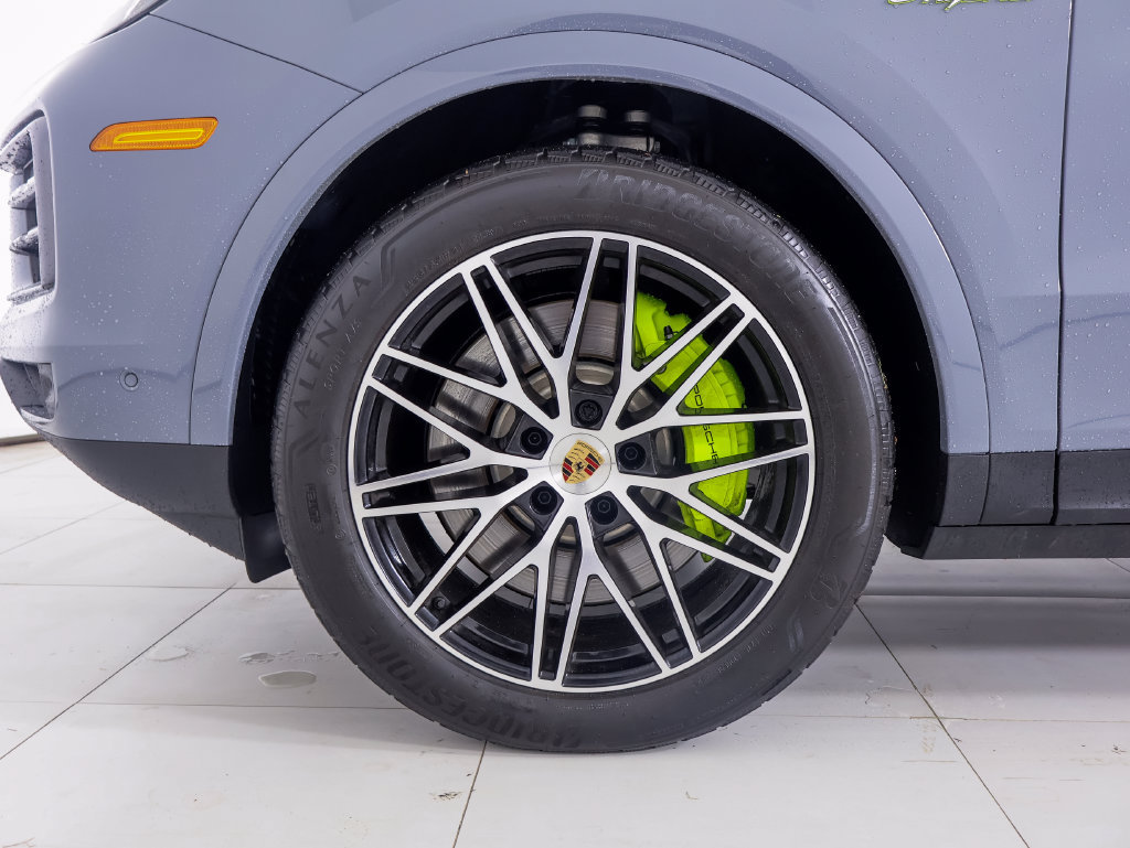 Certified 2026 Porsche Cayenne E-Hybrid Coupe AWD/4WD image 30