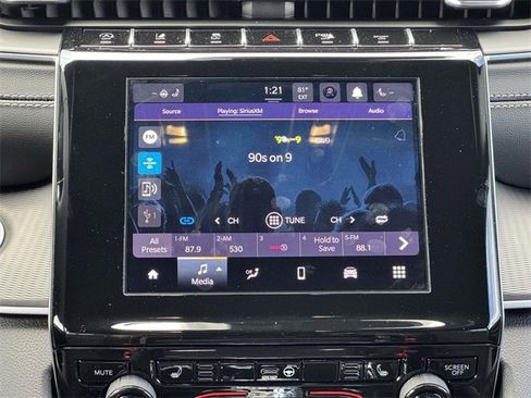 New 2025 Jeep Grand Cherokee L Laredo image 3