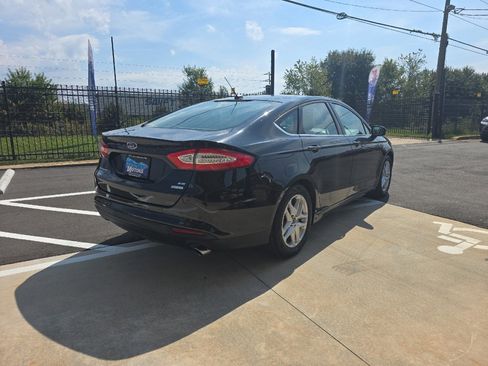 Used 2016 Ford Fusion SE image 6
