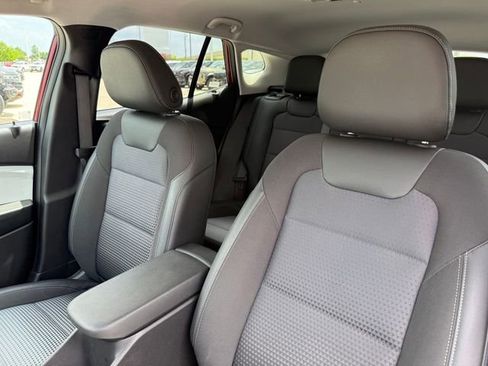 Used 2025 Chevrolet Trax LT w/ LT Convenience Package FWD image 10
