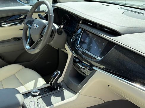 Used 2020 Cadillac XT6 Premium Luxury w/ LPO, Floor Liner Package image 12