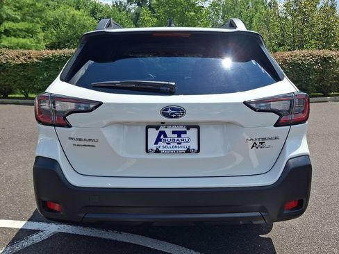 Certified 2025 Subaru Outback Premium AWD/4WD image 5
