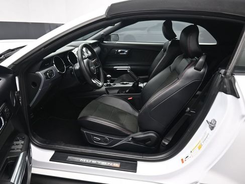Used 2016 Ford Mustang GT Premium w/ Equipment Group 401A RWD image 11