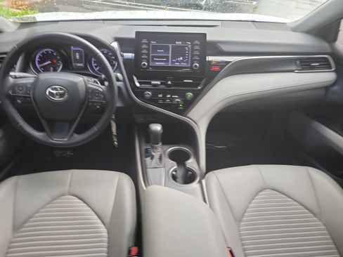 Used 2021 Toyota Camry SE FWD image 14