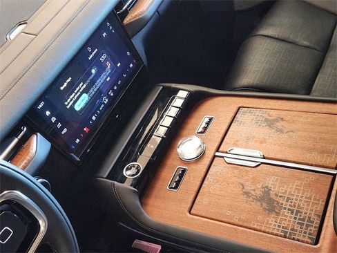 New 2025 Lincoln Navigator Black Label image 17