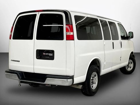 Used 2020 Chevrolet Express 2500 LT w/ LT Preferred Equipment Group RWD image 5