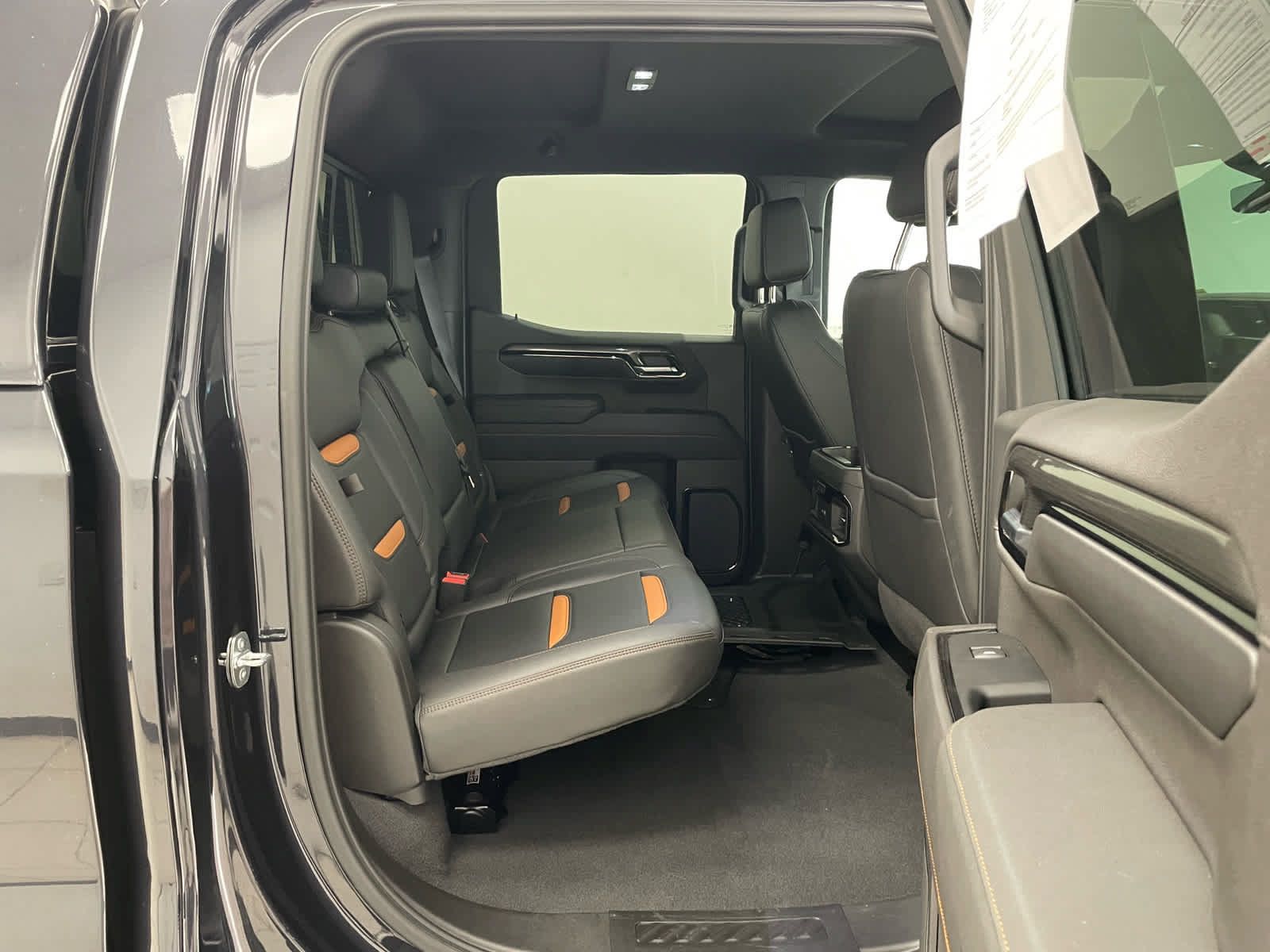 Used 2023 GMC Sierra 1500 AT4 w/ Technology Package AWD/4WD image 18