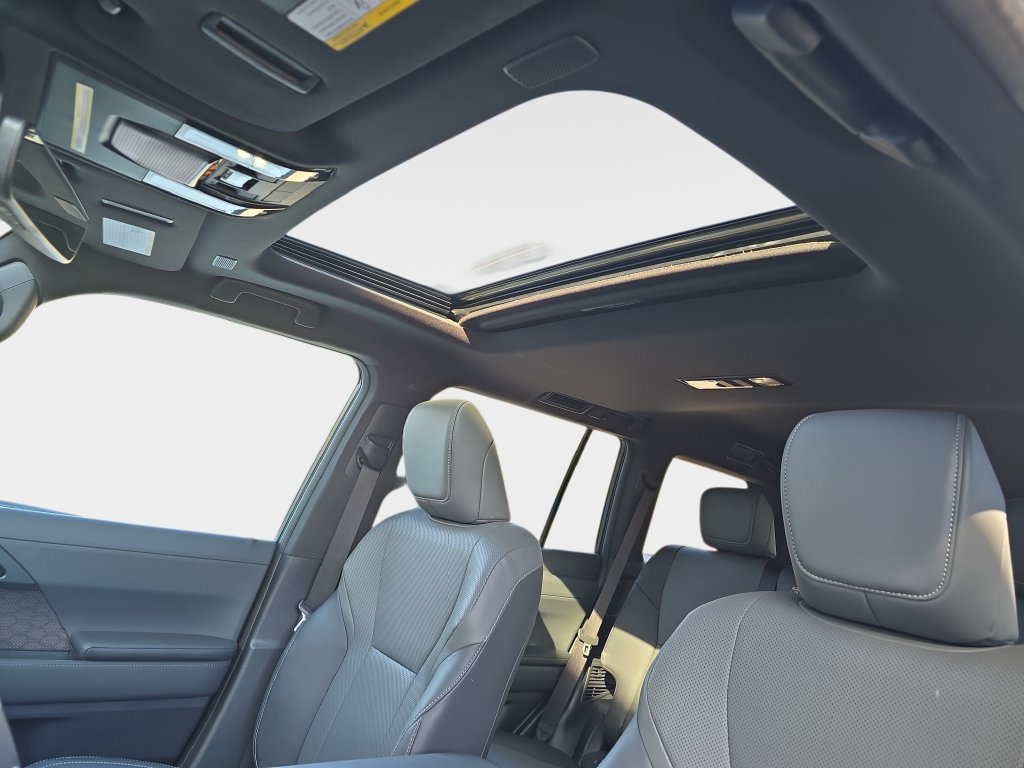 Certified 2024 Lexus GX 550 w/ Cold Area Package AWD/4WD image 34