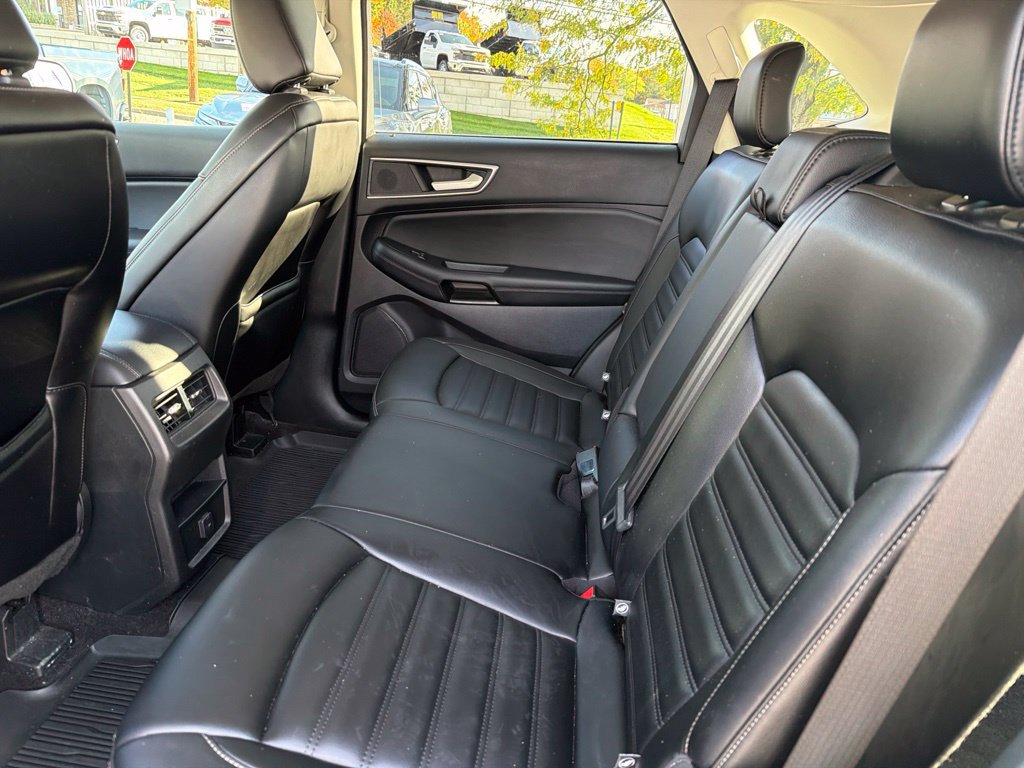 Used 2020 Ford Edge SEL w/ Cold Weather Package AWD/4WD image 9