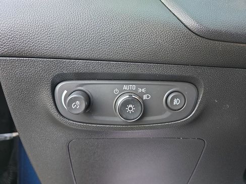 Used 2021 Buick Encore GX Select image 24