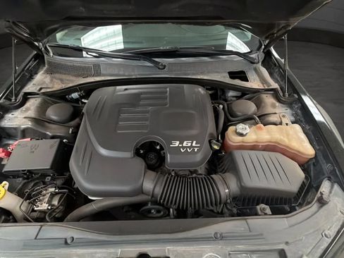 Used 2022 Chrysler 300 Touring w/ Sport Appearance Package RWD image 22