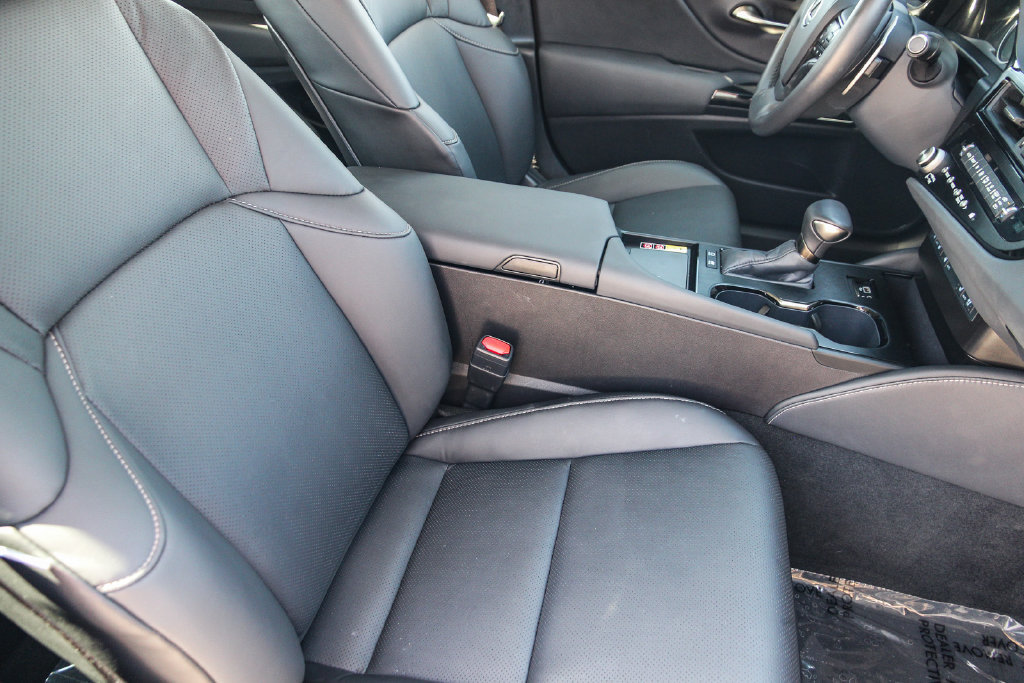 Certified 2025 Lexus ES 300h w/ Premium Package FWD image 18