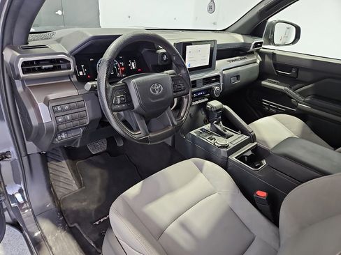 Used 2024 Toyota Tacoma SR5 AWD/4WD image 12