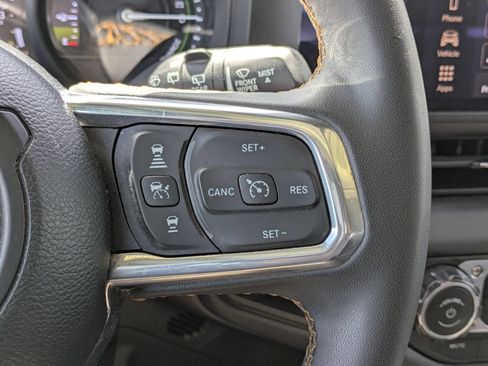 Used 2024 Jeep Wrangler Unlimited Sahara AWD/4WD image 22