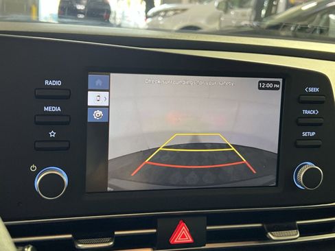 Used 2025 Hyundai Elantra Blue image 19