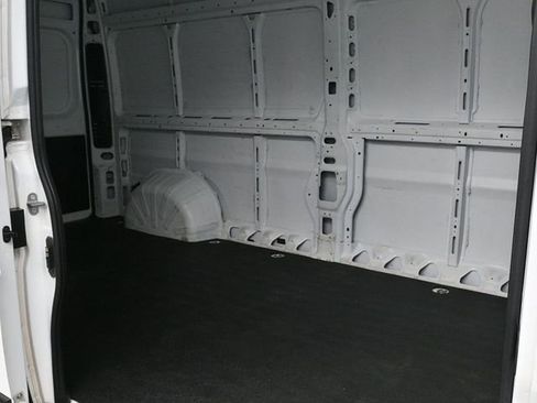 Used 2024 RAM ProMaster 2500 w/ Convenience Group image 11