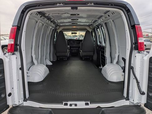 New 2025 Chevrolet Express 2500 w/ Driver Convenience Package image 29