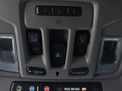 Used 2023 GMC Sierra 3500 Denali w/ Denali Black Diamond Edition image 33