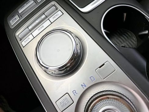 Certified 2025 Genesis GV70 2.5T AWD/4WD image 21
