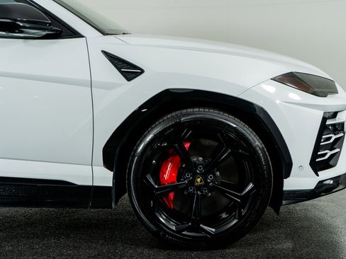 Used 2020 Lamborghini Urus image 5