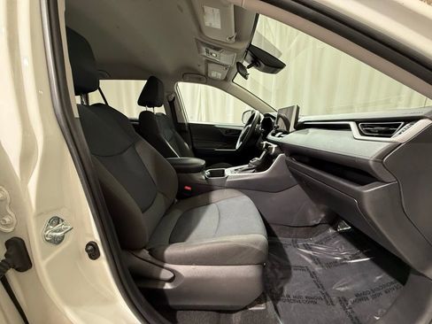 Certified 2023 Toyota RAV4 LE AWD/4WD image 21