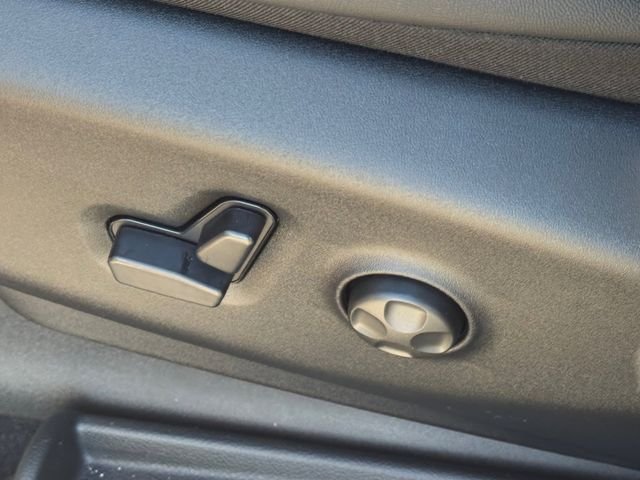 New 2026 Chrysler Pacifica Select AWD/4WD image 12