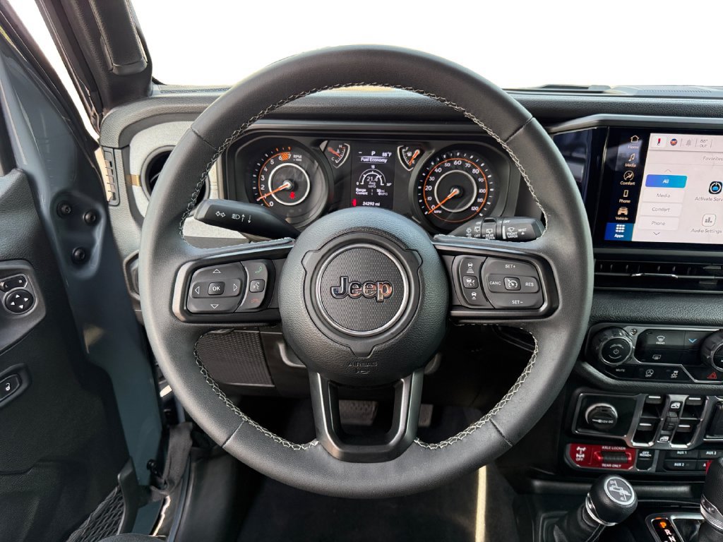 Used 2025 Jeep Wrangler Unlimited Sport AWD/4WD image 12