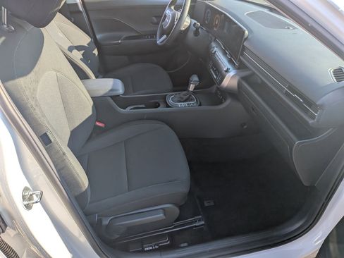 Used 2025 Hyundai Kona SEL AWD/4WD image 33
