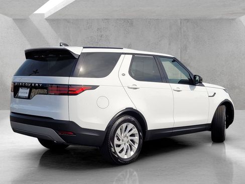 Used 2024 Land Rover Discovery S AWD/4WD image 4