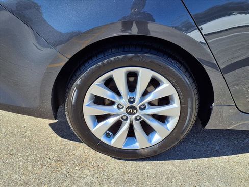 Used 2018 Kia Optima S w/ Panoramic Sunroof Package image 25