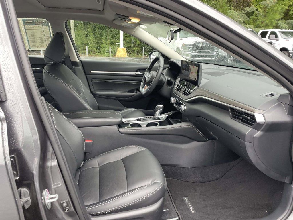 Used 2023 Nissan Altima 2.5 SL FWD image 15