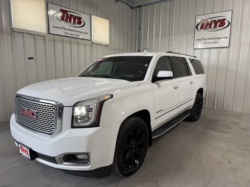 Used 2016 GMC Yukon XL Denali w/ Open Road Package AWD/4WD image 16