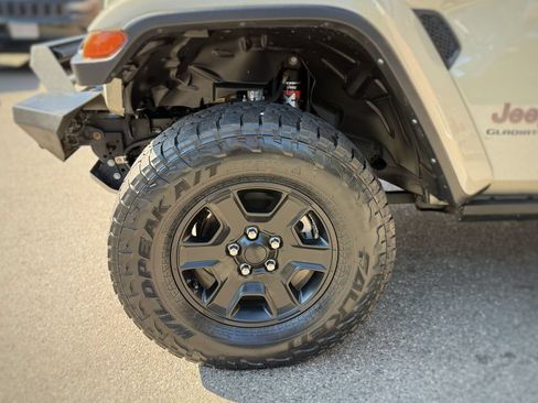 Used 2022 Jeep Gladiator Mojave w/ LED Lighting Group AWD/4WD image 18