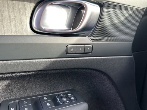 Certified 2023 Volvo XC40 B5 Plus w/ Climate Package image 31